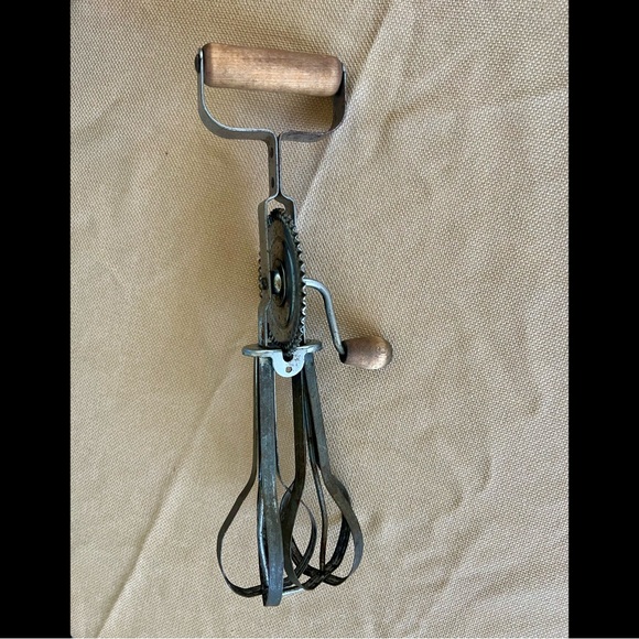 12” Vintage Antique Wood Handled Hand Egg Beater, Hand Mixer. Works - Picture 1 of 1